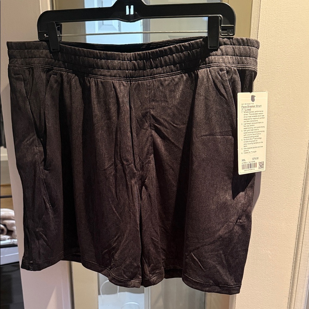 lululemon athletica Pace Breaker 7”Black Athletic Shorts
